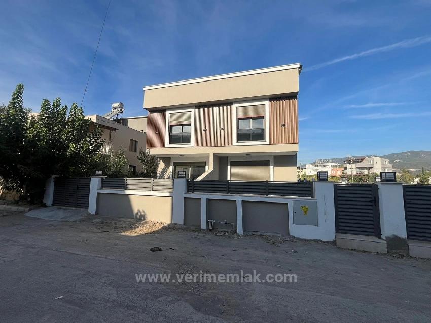 İzmir Menderes Gümüldürde Denize Yakın Satılık 3+1 Villa