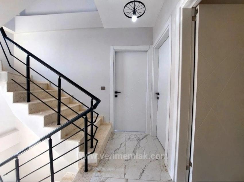 Seferihisar Doğanbeyde 300M Arsaiçerisinde Tek Müstakil Satılık 3+1 Villa