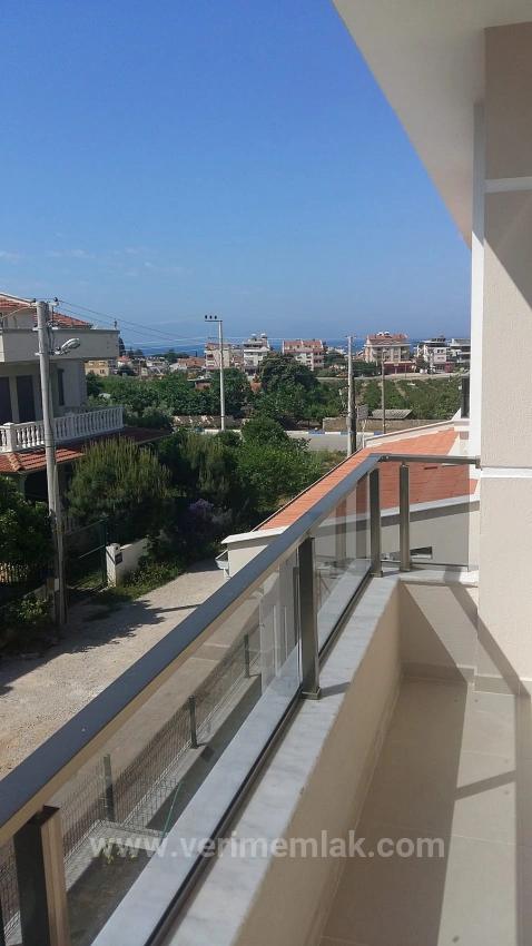 Özdere'de Denize Yakın Doğa Ve Deniz Manzaralı Satılık 6+1 Villa