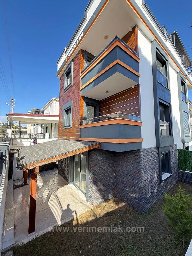 Seferihisar Doğanbey Atatürk Mah. Satılık 4+1 Villa - 165 m²