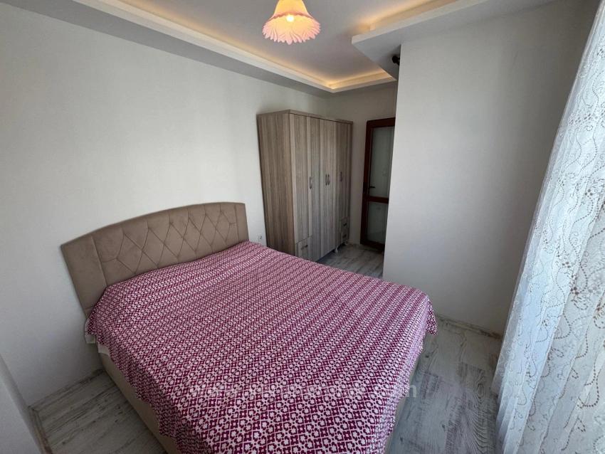 Seferihisar Cumhuriyet'te Denize 500M Mesafede Lüks & Geniş Bahçeli 2+1 Villa