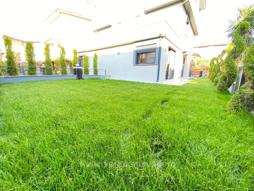 Seferihisar Mersin Alanı'nda Denize Sıfır, Akıllı Sistemli Lüks Satılık 3+1 Villa!