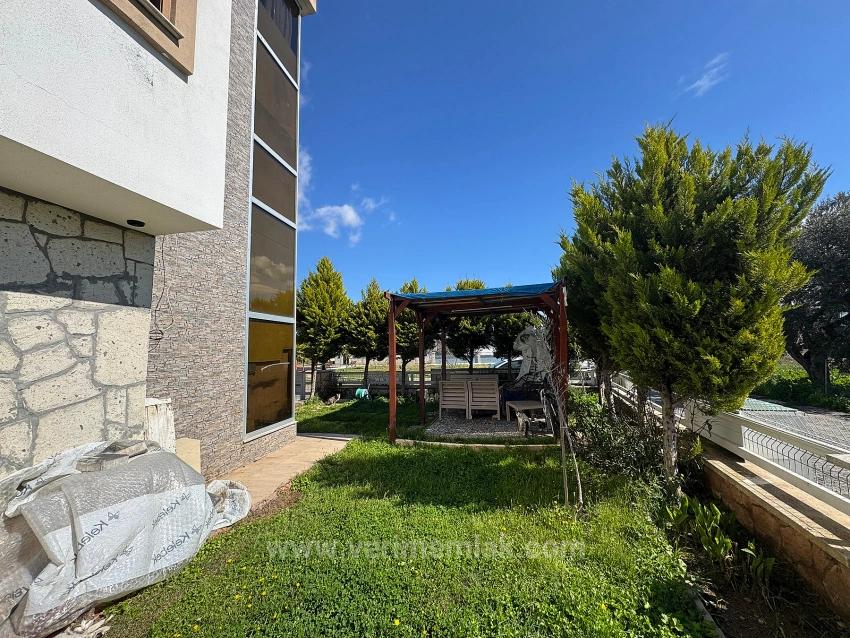 Seferihisar’cumhuriyet Mahallesi’havuzlu Site İçinde, Denize Yakın Lüks 3+1 Villa!