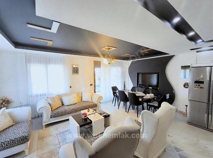 Seferihisar Cumhuriyet’te Denize 850M, Havuzlu, Masrafsız Lüks 3+1 Villa