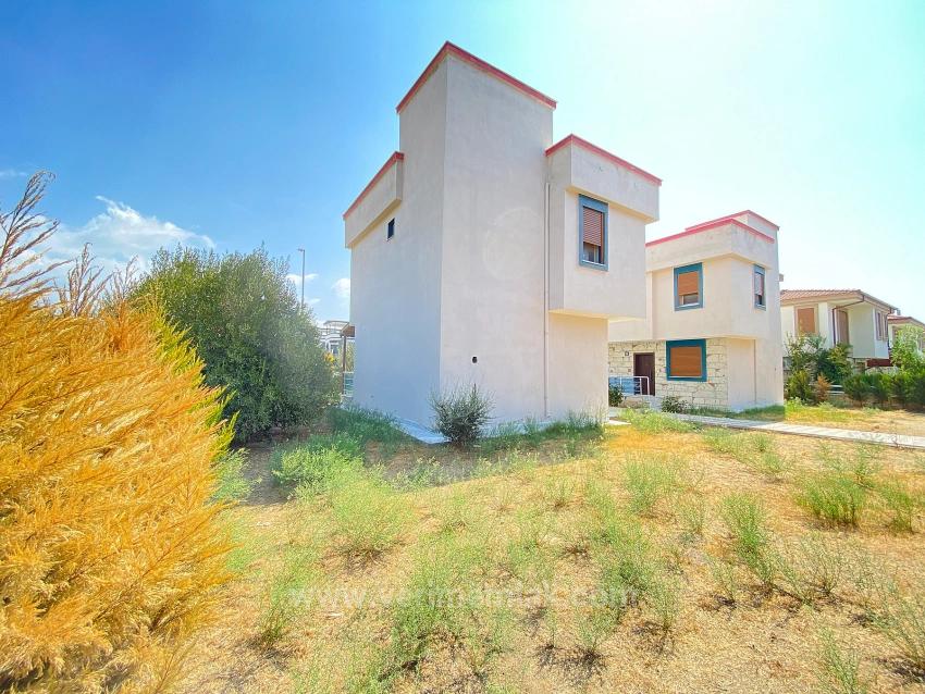 Doğanbey De Tek Müstakil Geniş Bahçeli Satılık 3+1 Villa