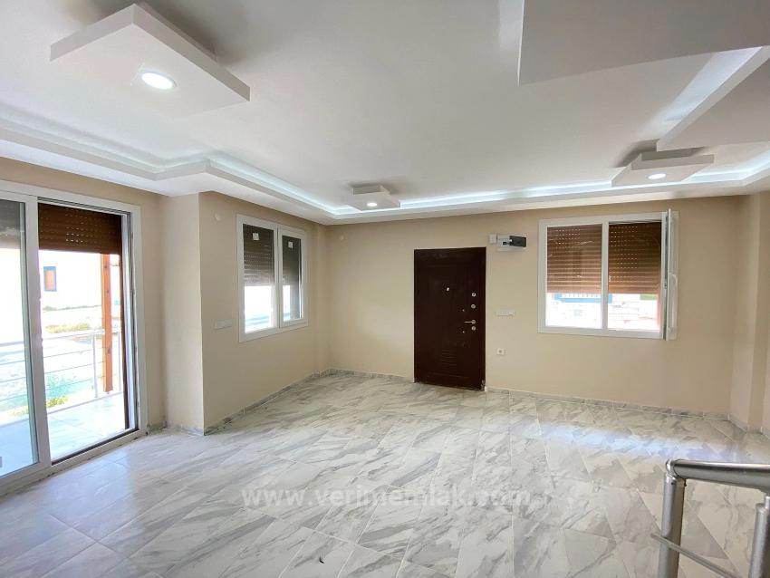 Doğanbey De Tek Müstakil Geniş Bahçeli Satılık 3+1 Villa