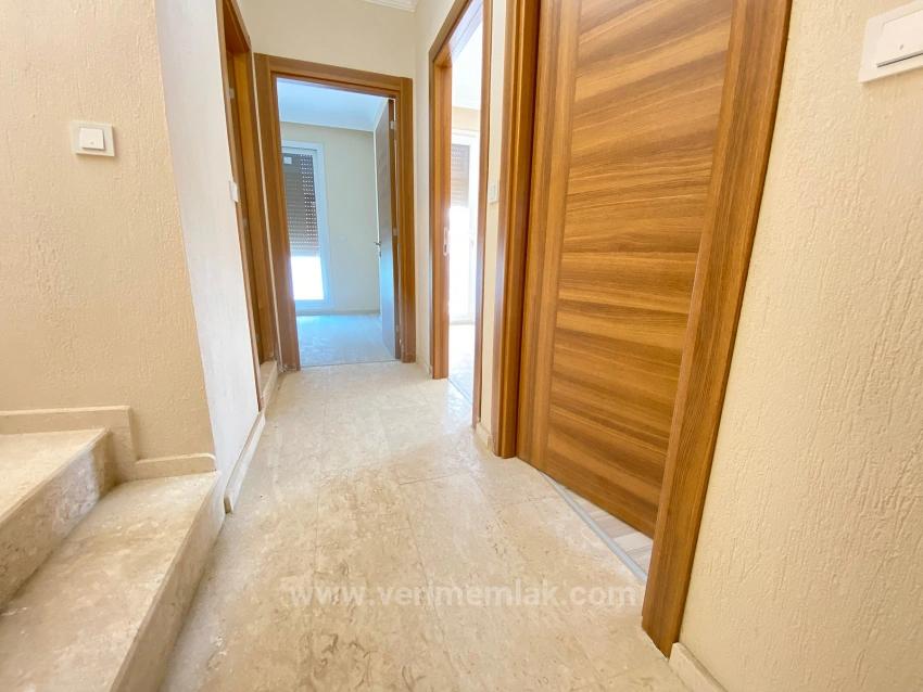 Doğanbey De Tek Müstakil Geniş Bahçeli Satılık 3+1 Villa