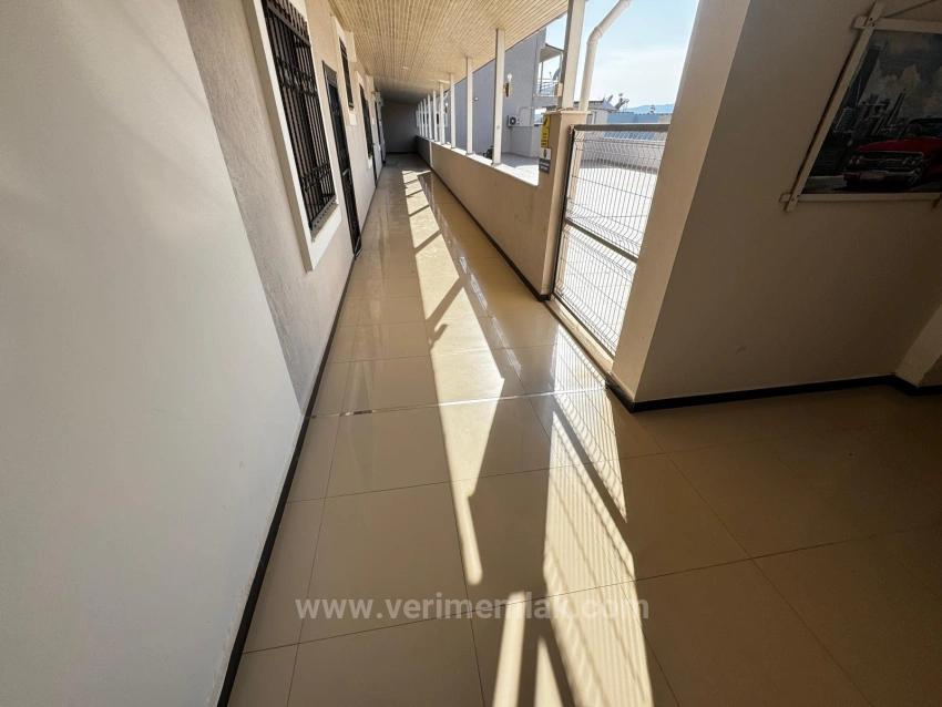 Seferihisar Mersin Denize Yakın Alanı’nda Ayrı Mutfaklı,Ferah Satılık 2+1 Daire