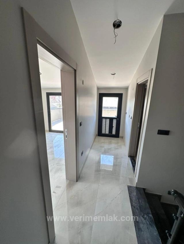 Gümüldür’de Denize Yürüme Mesafesinde, Modern Tasarımlı Satılık Tam Müstakil Villa