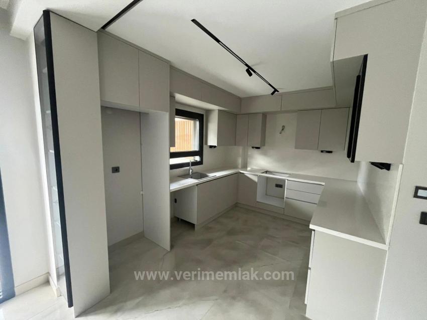 Gümüldür’de Denize Yürüme Mesafesinde, Modern Tasarımlı Satılık Tam Müstakil Villa