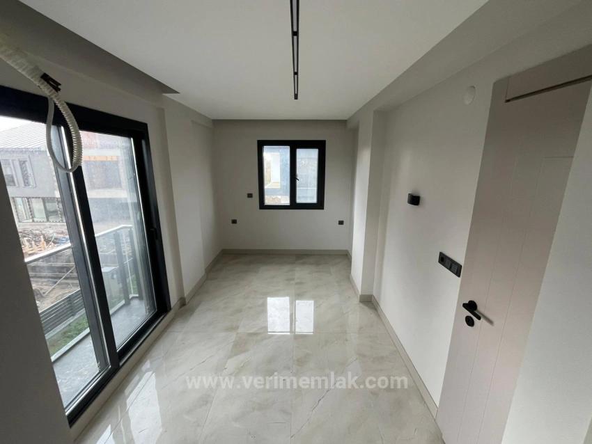 Gümüldür’de Denize Yürüme Mesafesinde, Modern Tasarımlı Satılık Tam Müstakil Villa