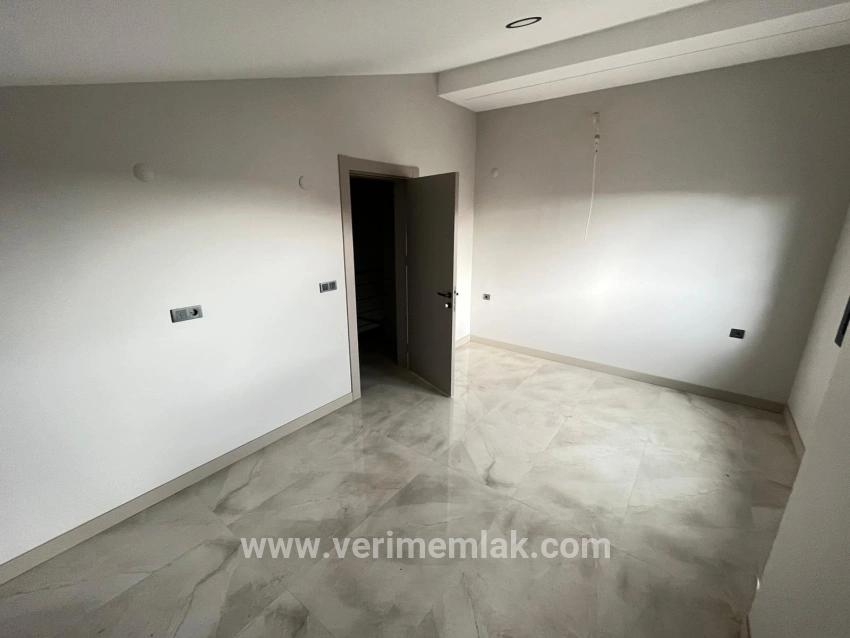 Menderes Gümüldür Gümüldür İnönü Mah. Satılık 3+1 Villa - 180 m²