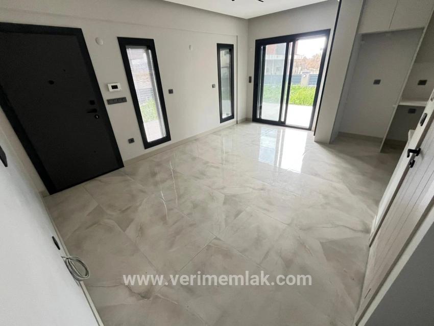 Menderes Gümüldür Gümüldür İnönü Mah. Satılık 3+1 Villa - 180 m²
