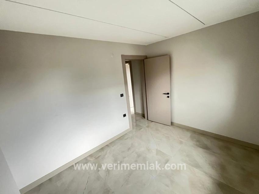 Menderes Gümüldür Gümüldür İnönü Mah. Satılık 3+1 Villa - 180 m²