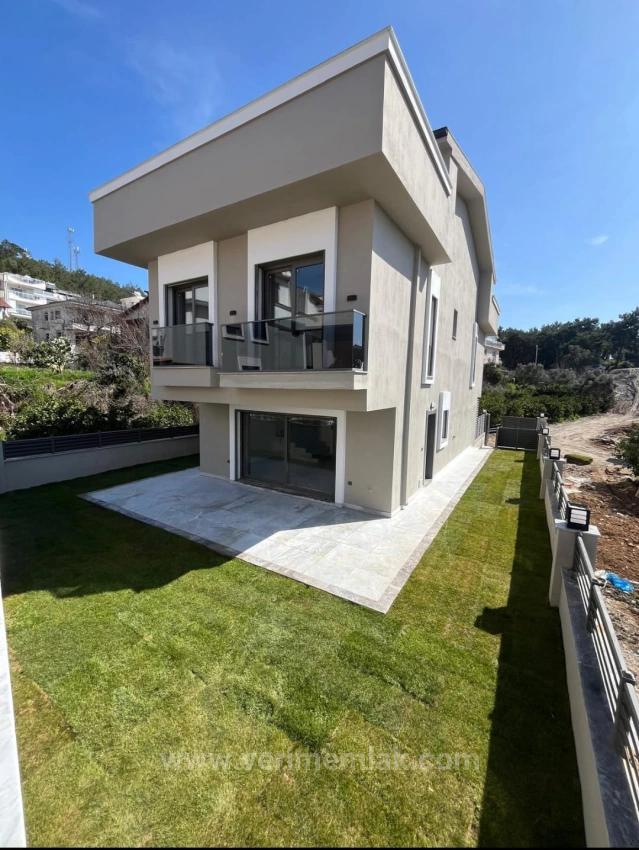 Menderes Özdere Çukuraltı Mah. Satılık 3+1 Villa - 170 m²