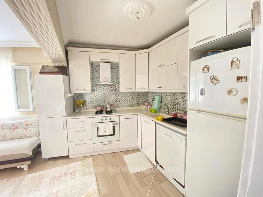 Ürkmez Merkez'de Ayrı Mutfaklı 110M2 3+1 Tek Daire