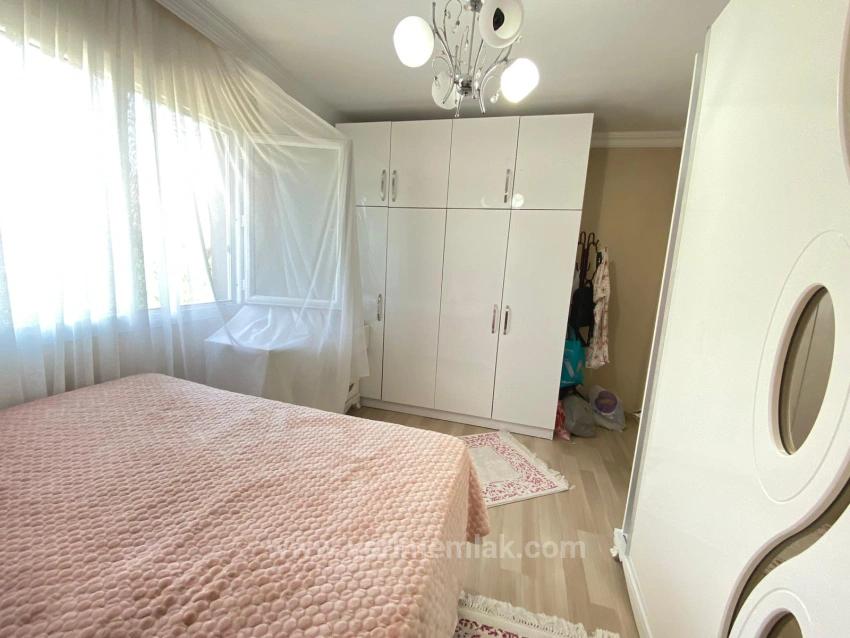 Ürkmez Merkez'de Ayrı Mutfaklı 110M2 3+1 Tek Daire