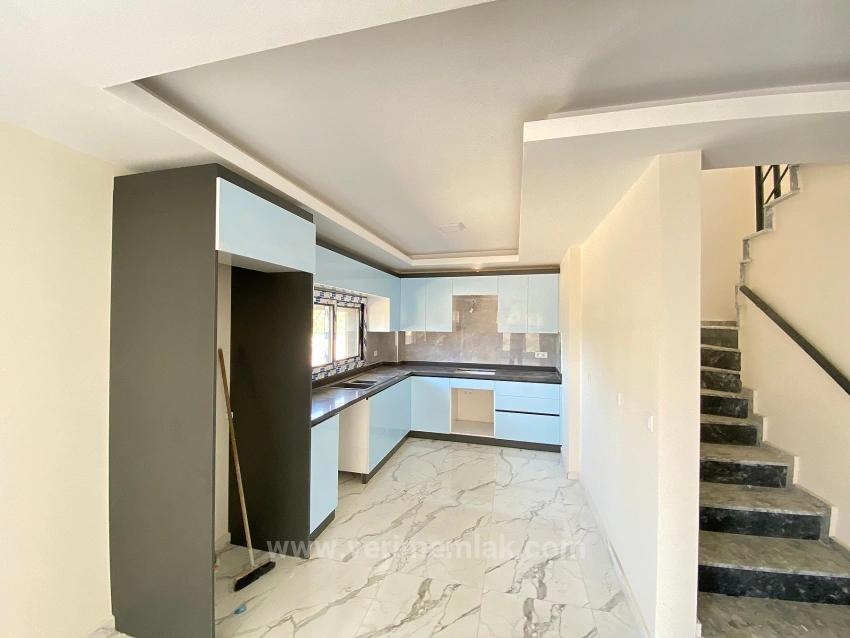 *Seferihisar Akarca’da Denize 50M Mesafede, Full Deniz Manzaralı Tek Müstakil 3+1 Villa