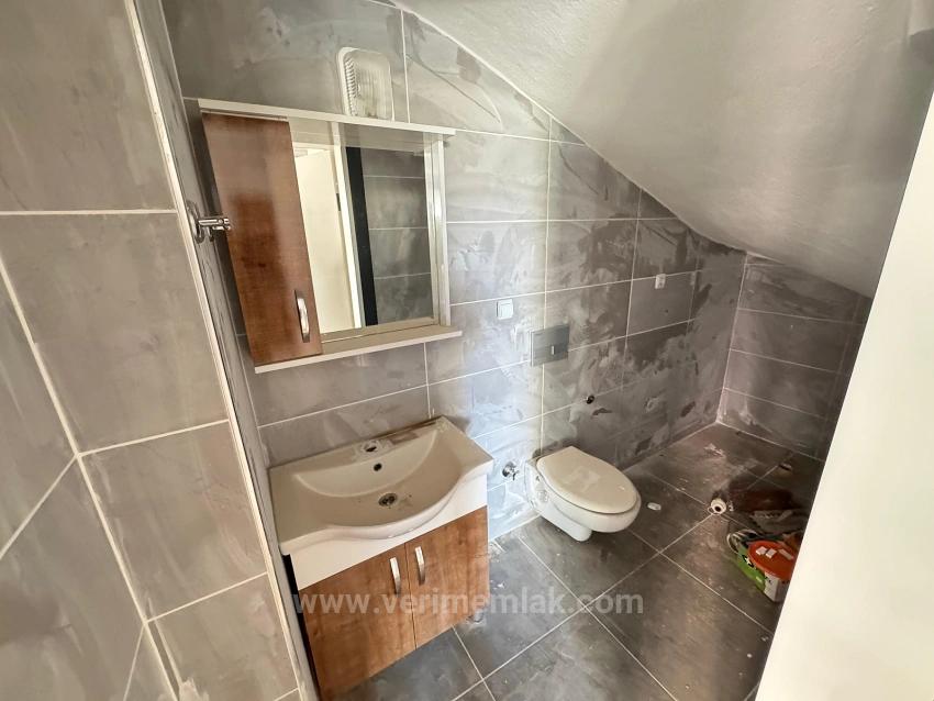 Seferihisar’cumhuriyet Mah.'denize 500M Mesafede, Bahçeli Lüks Köşesatılık 2+1 Villa!