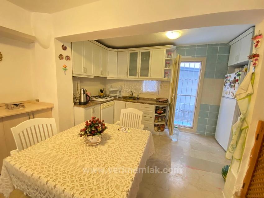 Seferihisar Cumhuriyet Mahallesi, Yıldız Tur Sitesi.mavi Ve Yeşilin Buluştuğu Satılık 3+1