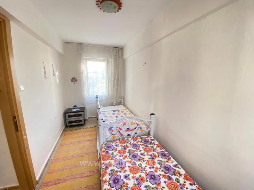 Seferihisar Cumhuriyet Mahallesi, Yıldız Tur Sitesi.mavi Ve Yeşilin Buluştuğu Satılık 3+1