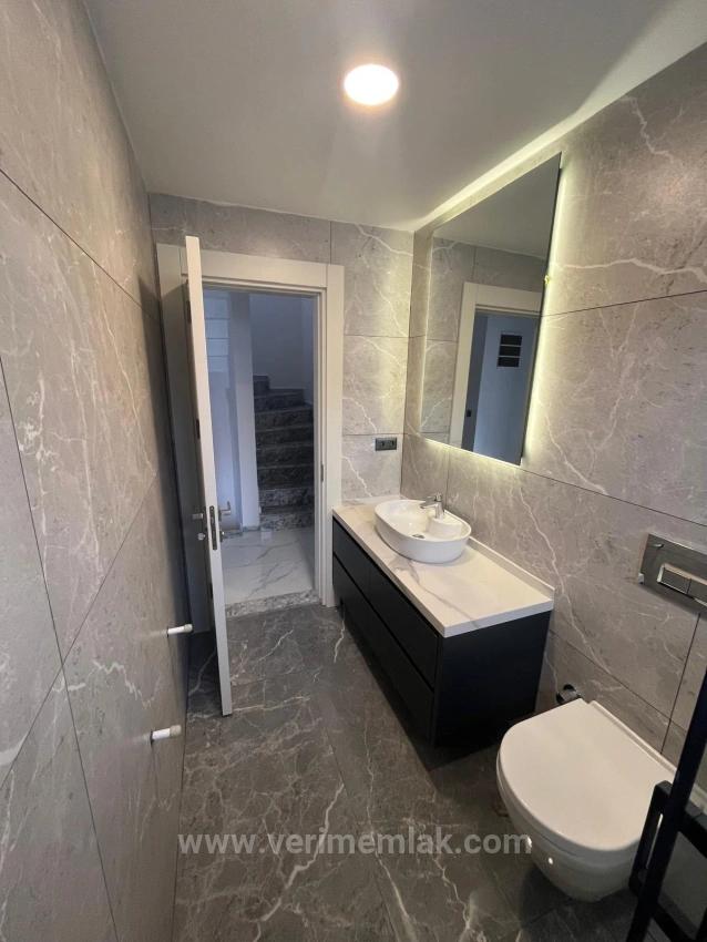 Menderes Çukuraltı’nda Yaz-Kış Yaşama Uygun,Sadece 350 Metre! Satılık 3+1 Modern Villa