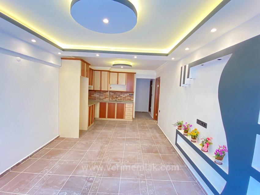 Seferihisar Mersin Alanı'nda Asansörlü Denize 50M! Modern Mimarili Satılık 1+1 Daire