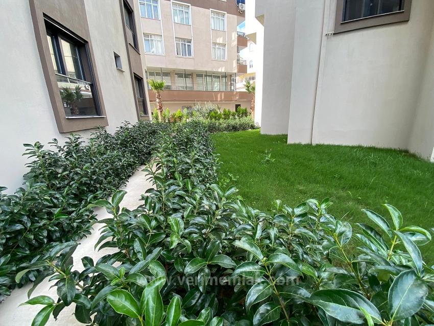 Gümüldür De Çarşı Merkezinde Asansörlü 2 Kat Satılık 2+1 Daire