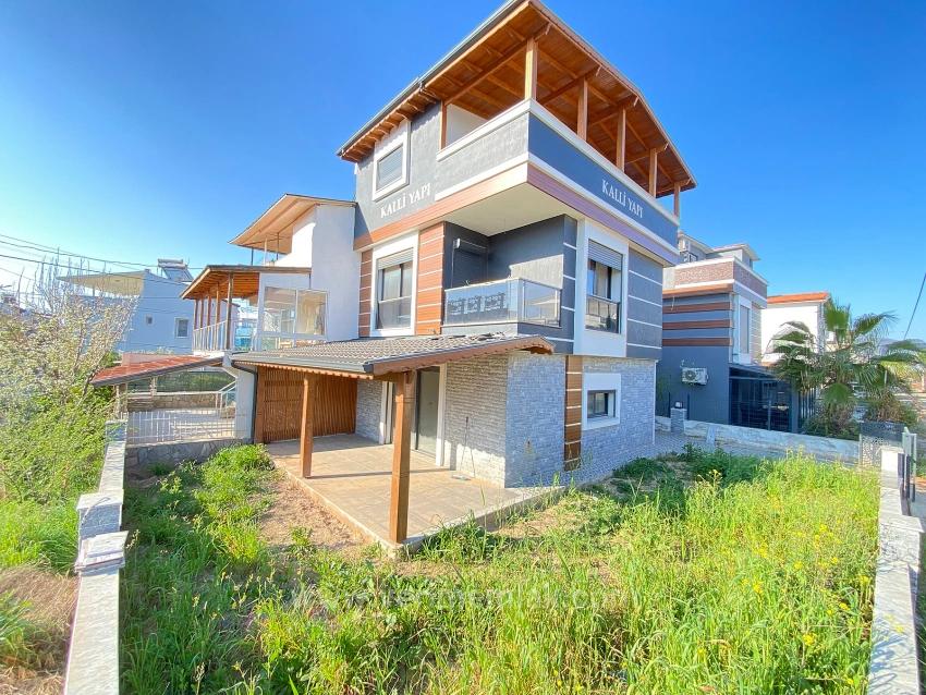 Seferihisar:cumhuriyet Mah.denize Yakın Sıfır 3+1.Ruhsatlı Köşe Villa