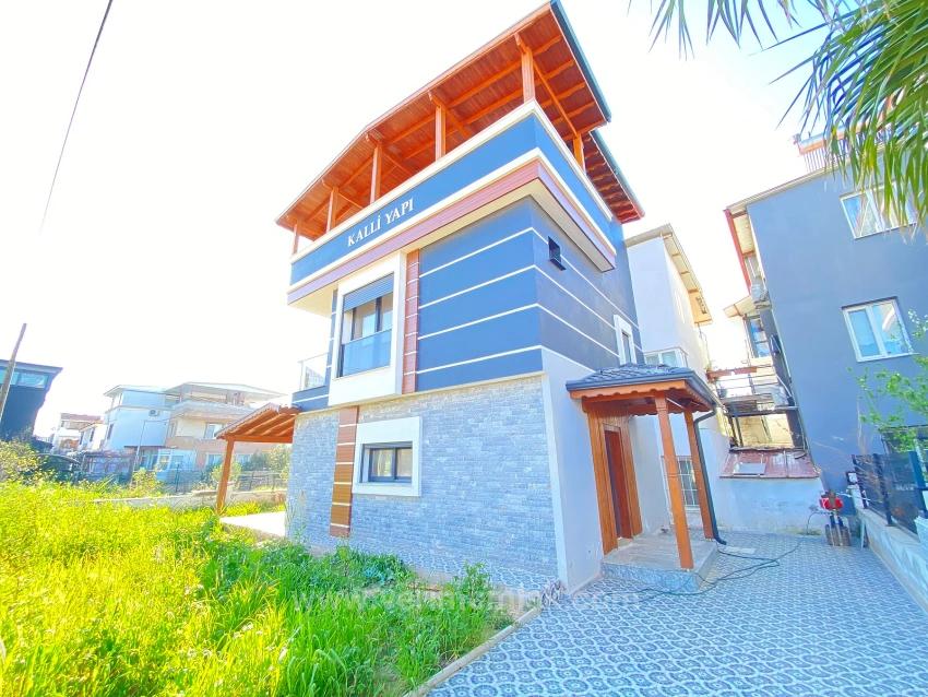 Seferihisar:cumhuriyet Mah.denize Yakın Sıfır 3+1.Ruhsatlı Köşe Villa