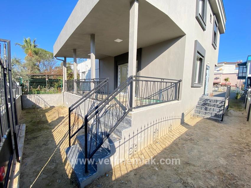 Seferihisar Doğanbey Cumhuriyet Mah. Satılık 3+1 Villa - 150 m²