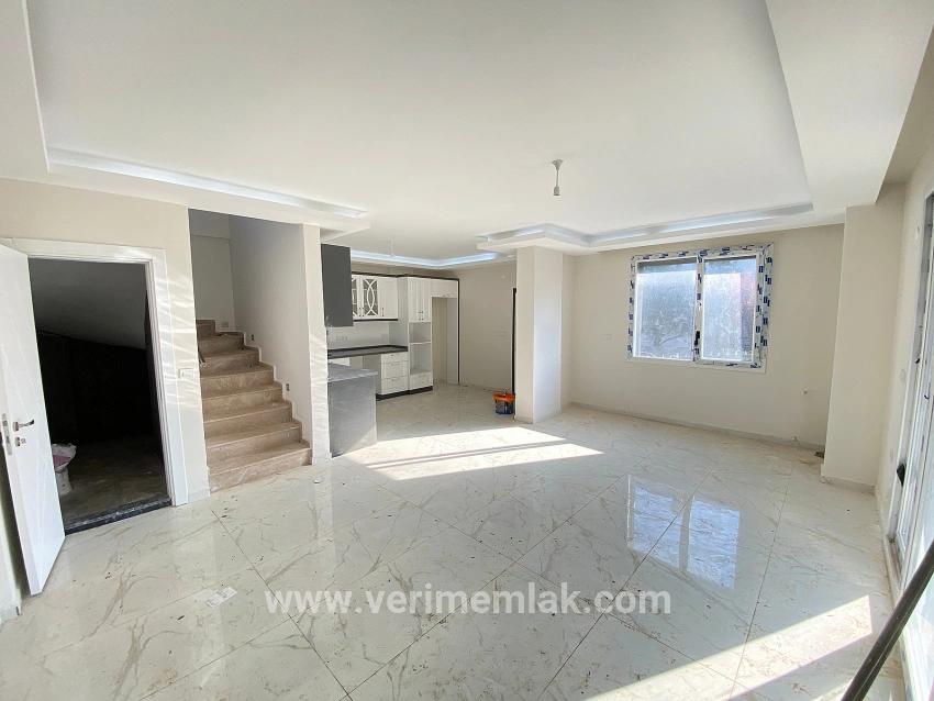 Seferihisar Doğanbey Cumhuriyet Mah. Satılık 3+1 Villa - 150 m²