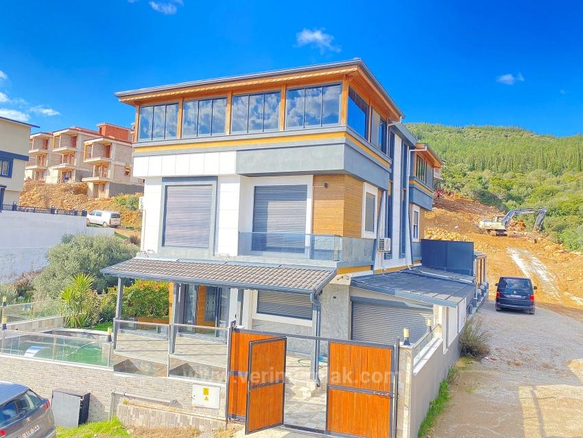 Seferihisar Doğanbey De Havuzlu Full Deniz Satılık 5+1 Villa