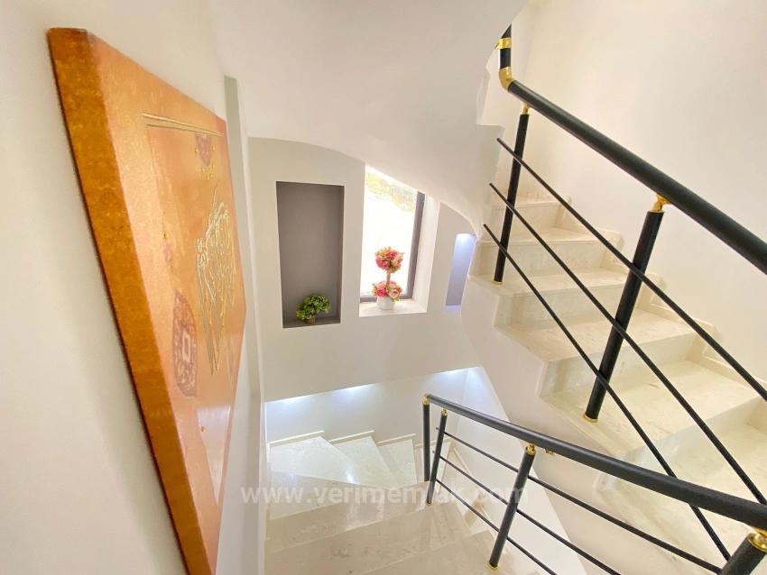 Seferihisar Doğanbey De Havuzlu Full Deniz Satılık 5+1 Villa