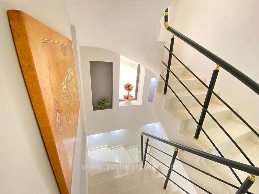 Seferihisar Doğanbey De Havuzlu Full Deniz Satılık 5+1 Villa