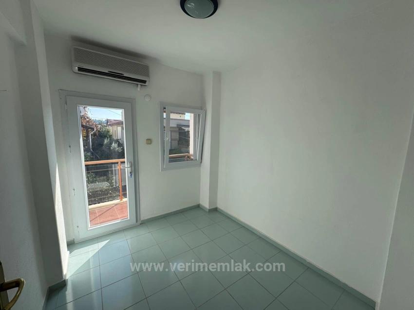 Menderes Orta Mahalle’de Denize 500M Mesafede Satılık Köşe Parsel 4+1 Villa