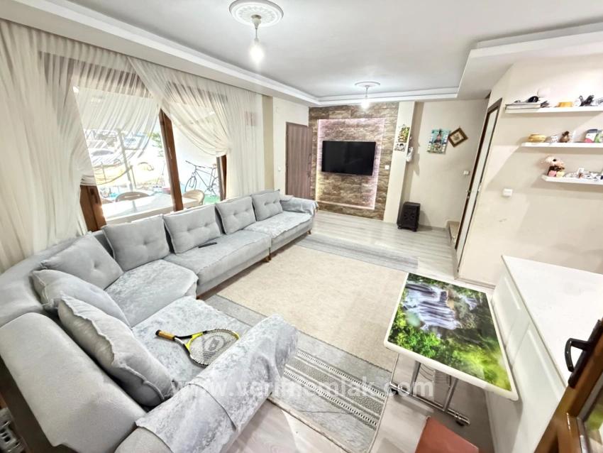 Seferihisar Ürkmez Mersin Alanı Mah. Satılık 6+1 Villa - 200 m²