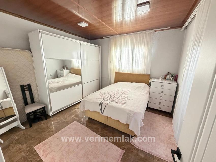 Seferihisar Ürkmez Mersin Alanı Mah. Satılık 6+1 Villa - 200 m²