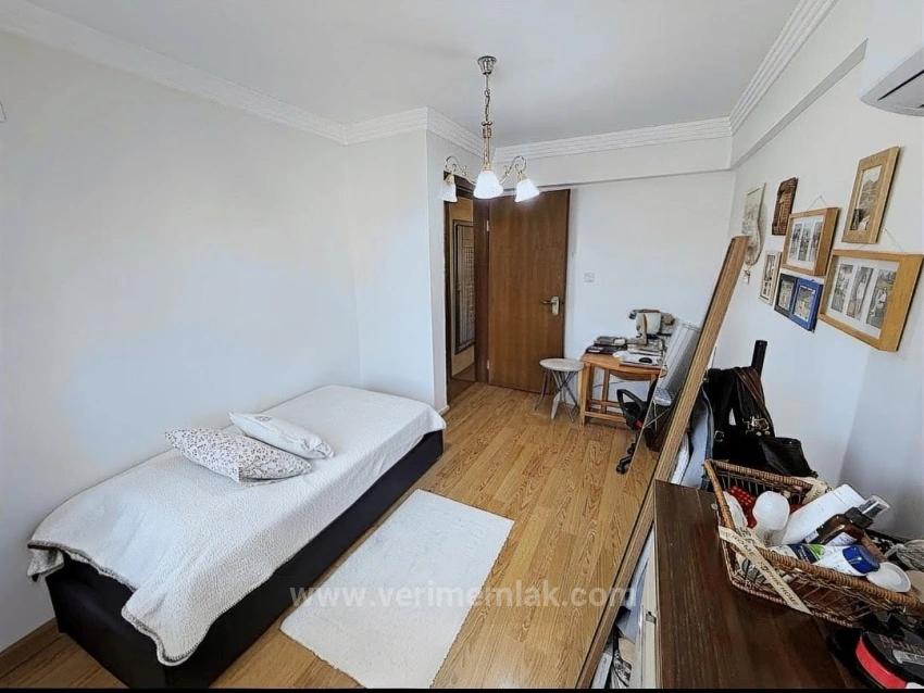 Urla Fevzi Çakmak Mah Kalbinde Şömineli, Deniz Manzaralı Ve Geniş Salonlu 3+1 Dubleks