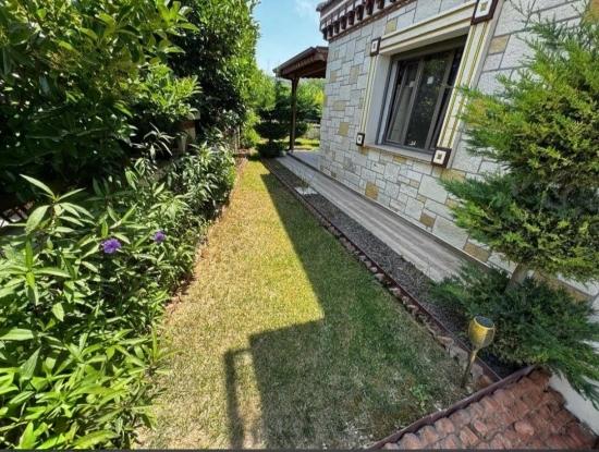 Urla Kuşçular’da Akıllı Ev Teknolojili, Tam Müstakil & Havuzlu Ultra Lüks 5+1 Villa