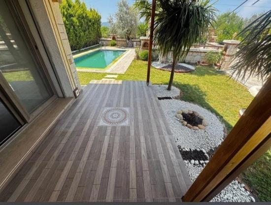 Urla Kuşçular’da Akıllı Ev Teknolojili, Tam Müstakil & Havuzlu Ultra Lüks 5+1 Villa