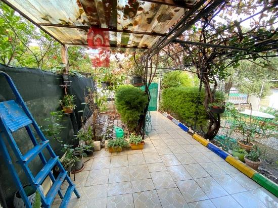 Seferihisar Atatürk Mahallesi’deniz Manzaralı, Meyve Bahçeli Müstakil Satılık 3+1 Villa