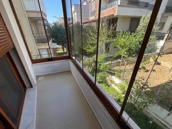 Menderes Özdere Orta Mahalle'de Denize Çok Yakın Satılık 2+1 Daire"
