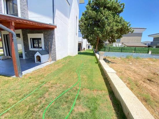 Doğanbey De Tek Mustakil Havuzlu Geniş Bahçeli Satılık 3+1 Villa