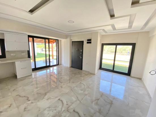 Doğanbey De Tek Mustakil Havuzlu Geniş Bahçeli Satılık 3+1 Villa