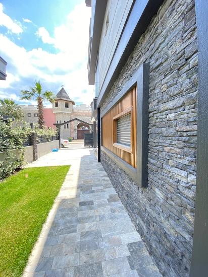 Menderes Gümüldür Deniz Tarafında: Modern Mimari, Tam Müstakil Lüks Satılık 4+1Villa!