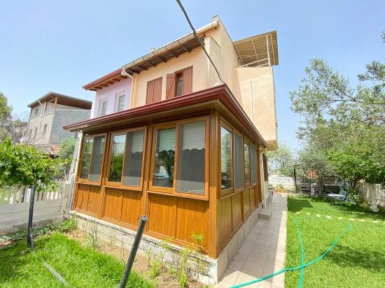 Seferihisar.şenköy Sitesi'nde Sıfır.tadilatlı,Köşe Parsel Müstakil Satılık 3+1 Villa