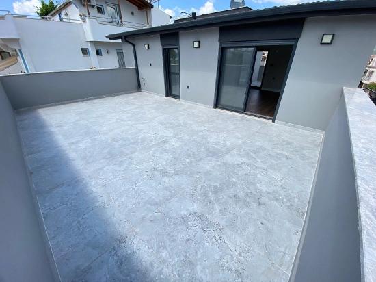 Gümüldürde Yüzme Havuzu Yerden Isıtma Lüx Satılık 4+1 Villa