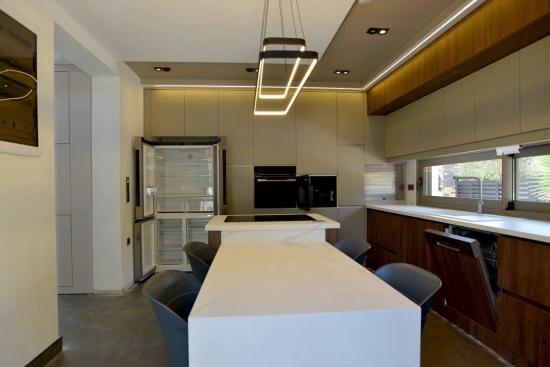 Gümüldürde Tek Müstakil Geniş Bahçelive Otoparklı Havuzlu 3+1 Lüx Villa