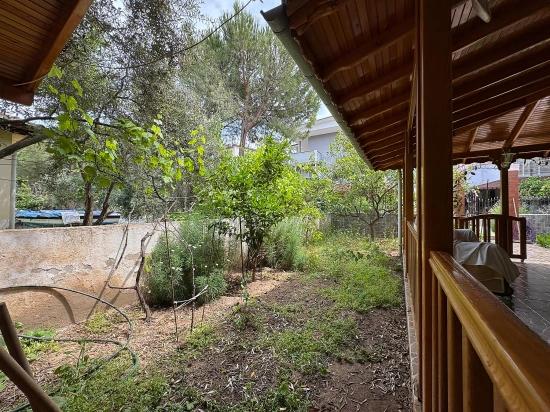 Seferihisar'cumhuriyet Mah.'de Masrafsız, Geniş Bahçeli 3+1 Müstakil Villa